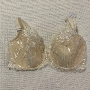 NWT: IVORY LACE SOMA BALCONET BRA